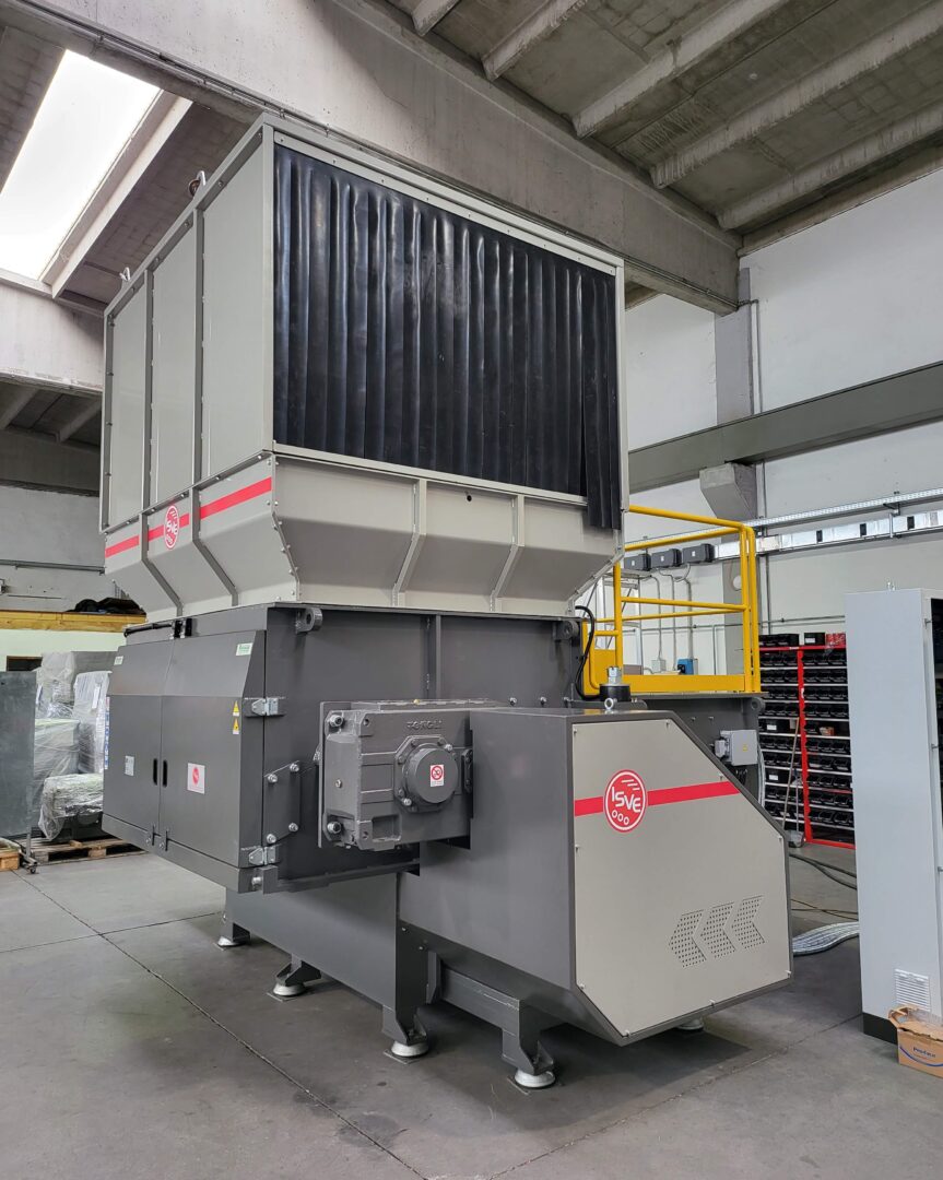 SINGLE SHAFT SHREDDER MODEL MR 48200